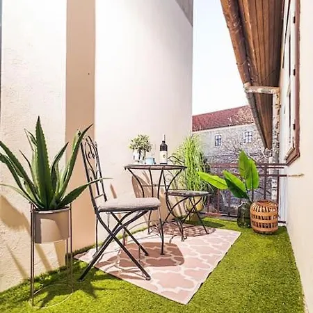 Elisabeth - Of The Gourmets *